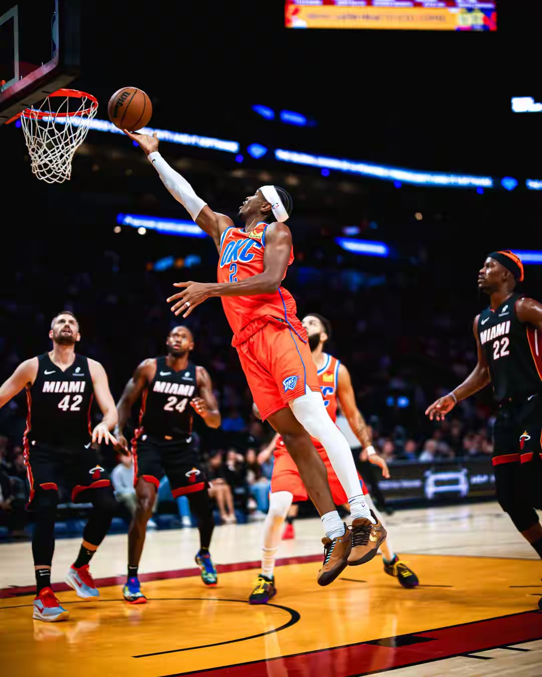 包含太狠了！巴特勒在拜仁比赛中晋级罗马内部沟通备战NBA季后赛，勒沃库森窗口期主帅复盘的词条